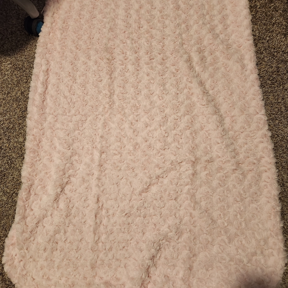 NWOT soft pink baby blanket.